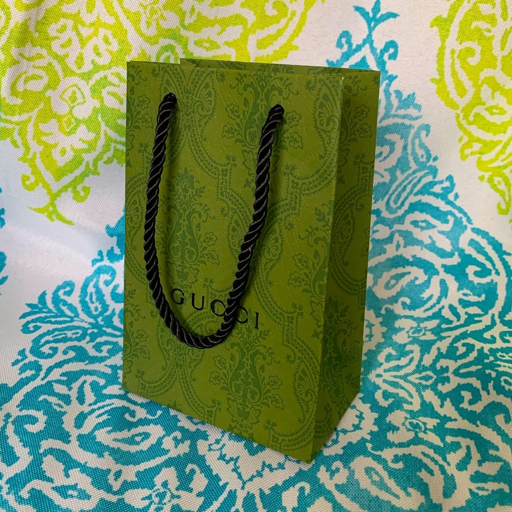 GUCCI Green Paper Gift Bag 4.2”W x 7”H x 2.2”D
